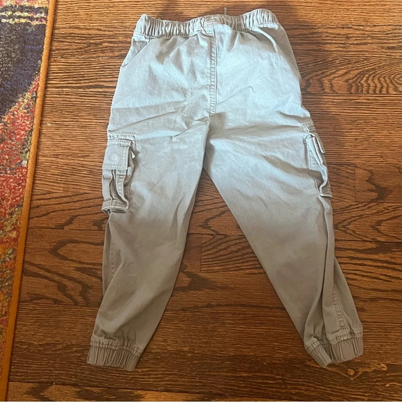 Gap Kids Cargo Pants - Grey EUC size 4/5 - Picture 3 of 8